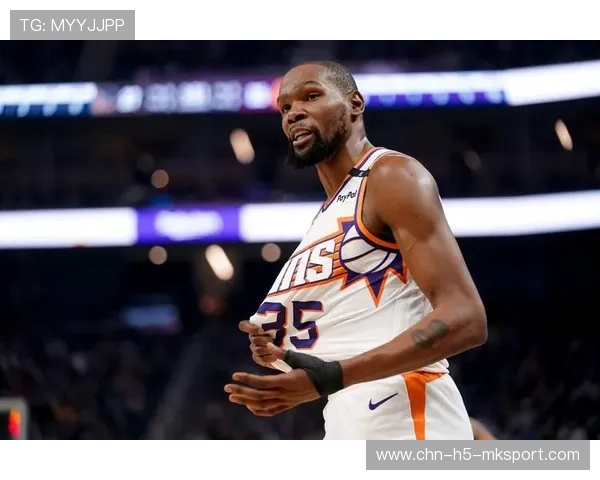 杜兰特跳投得分稳定,太阳末节掌控局势