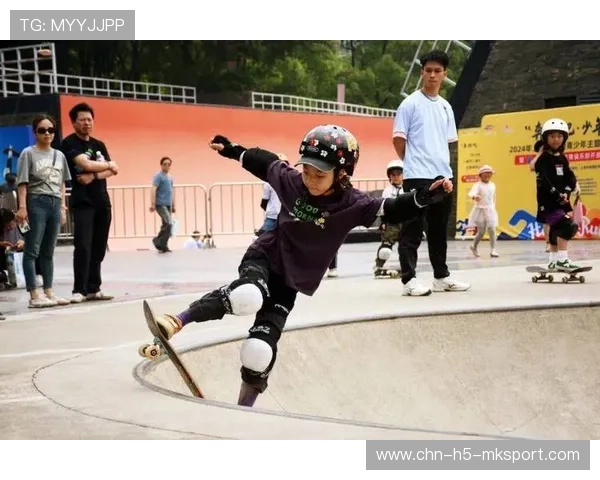 滑板公园赛出现连翻三周动作，裁判差点忘了扣分